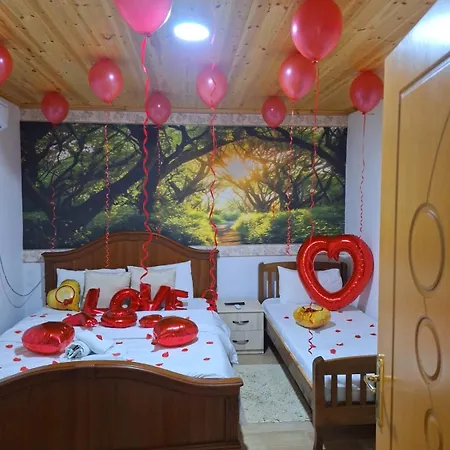 Lodge Disha Τίρανα