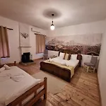 Lodge Disha