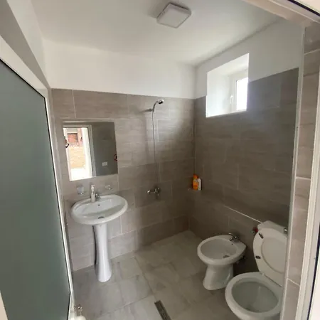 Disha * ティラナ