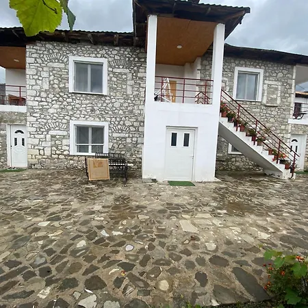 אכסניה Disha טיראנה